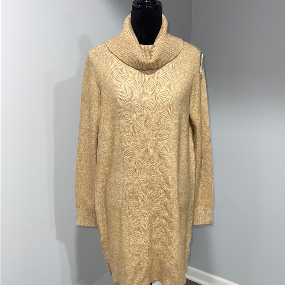 Banana Republic Cozy Beige Turtleneck Sweater dress size Medium NEW